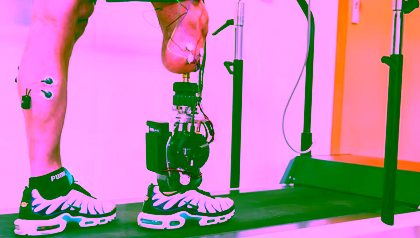 Researchers develop bionic foot that restores a natural walking pattern